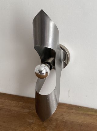 Applique Oxar. 1970. Aluminium courbé. Space age.