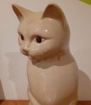 Chat en céramique beige