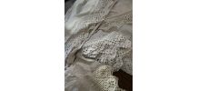 Lot bordures étagère crochet main en coton perlé blanc.