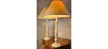 paire de lampes de chevet bois tourné peint creme et liseret