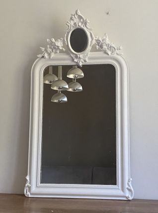 Miroir fin 19ème avec  fronton décoré. 112x66.
