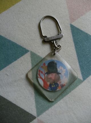 porte clefs manege enchanté pere pivoine  