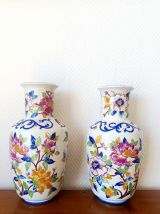 Paire de vases balustres aux pivoines 