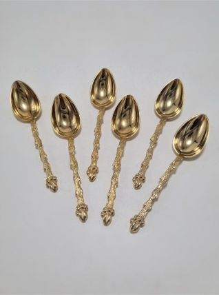Petites cuillères dorées