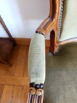 Fauteuil cabriolet vert Louis XV 