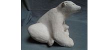Sculpture d'une maman ours et son ourson...