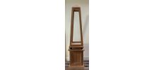 Vitrine pyramidale sur socle