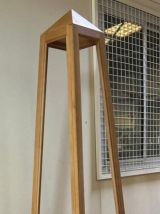 Vitrine pyramidale sur socle