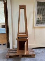 Vitrine pyramidale sur socle
