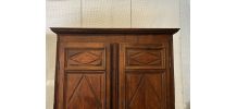 Armoire en noyer massif Fin du XVII siècle.