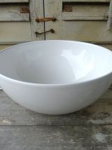 Grand saladier en porcelaine blanche