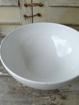 Grand saladier en porcelaine blanche