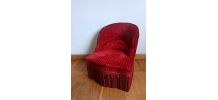 Fauteuil crapaud velours rouge à franges 