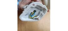 Applique en fonte et verre opalin 