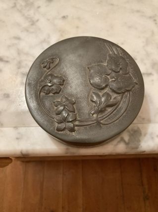 Bonbonnière étain 12 x 4 cm Style art nouveau