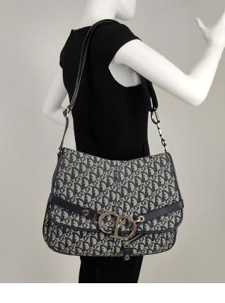DIOR - SAC à main modèle "Bandoulière Saddle"