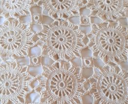 Chemin de table napperon cheminée crochet ancien fait-main