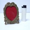 Cadre à poser forme coeur. Laiton ciselé Vintage