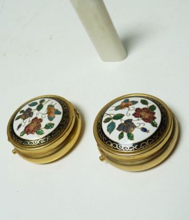 Lot de 2 boites à pilules métal  fleurs incrustées