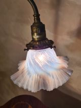 lampe art nouveau ancienne 1890 a 1910 avec verre  dentelle 