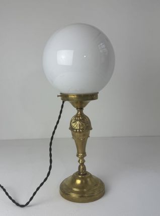 Ancienne lampe à poser laiton et opaline vintage