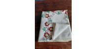 Nappe vintage, brodée main , très belle et élégante