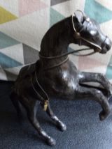 cheval cuir decoratif 