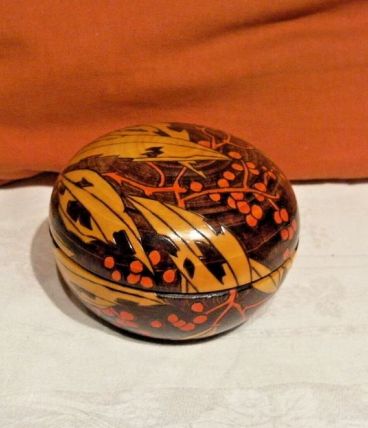 boite ronde - matiere  bois - artisannale -