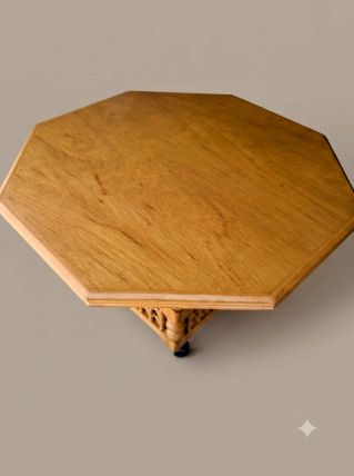 Table octogonale artisanale en bois massif 