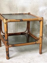 Paire de tables de chevets ou bouts de canapé en rotin vinta
