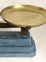 Balance de roberval émaillée bleue vintage