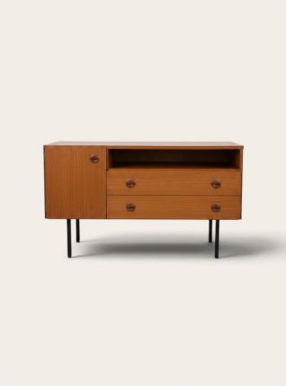 Enfilade vintage petit format pieds métalliques noirs 