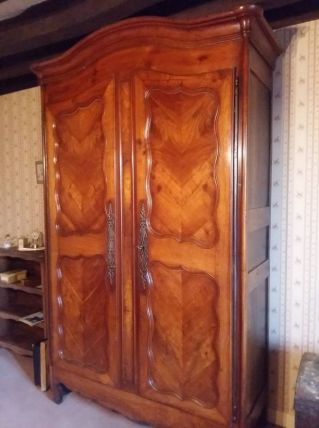 ARMOIRE Louis XV  en merisier