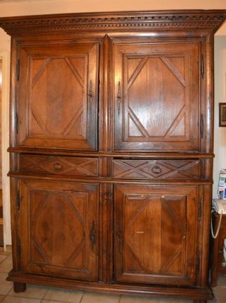 Grand et beau buffet-armoire 4 portes 