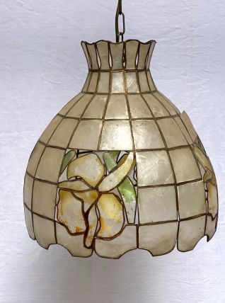 Suspension en feuille nacre et laiton vintage 1970's