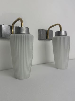PAIRE D’ANCIENNES APPLIQUES EN VERRE CANNELE VINTAGE