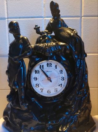 Horloge de table mécanique Urss Molnia Молния 1970's 80's