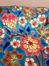 Émaux de Longwy – Important plat lobé à décor floral polychr