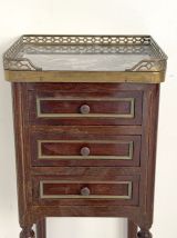 Petit chevet de style Louis XVI