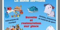 Vide-greniers autour de l'enfant