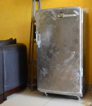 Frigo décliné en bar industriel vintage des années 50