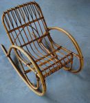 Rocking chair enfant vintage en rotin