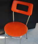 Chaise simili cuir orange vintage