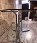 table en verre fumé forme oblongue pied chromé années 70