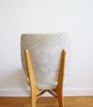 Chaise vintage scandinave pieds compas en skaï effet marbré 70s