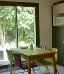 Chaise design en cuir (violet)