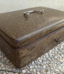 Ancien coffret caisse , coffre fort portable , vintage