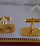Boutons de manchette année 1960 plaqué or , taille Diamant