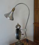 lampe de divers éléments vintage et industriel