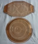 Lot de 2 plateaux en verre moulé rose